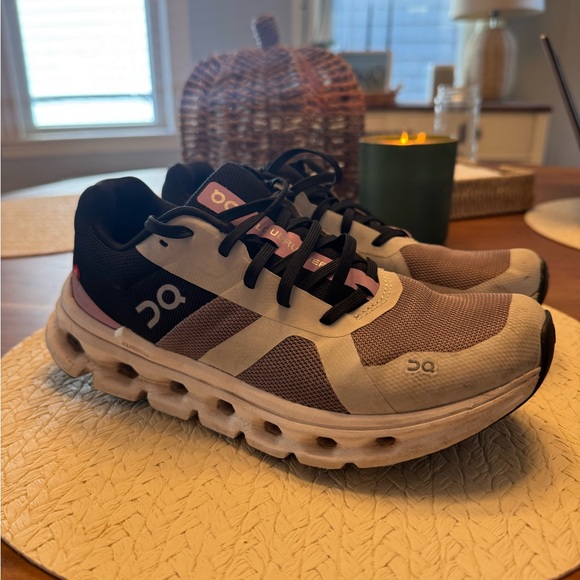 On Clouds Shoes - On Clouds Sneakers